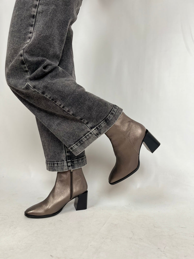 IRIS/244 BRONCE
